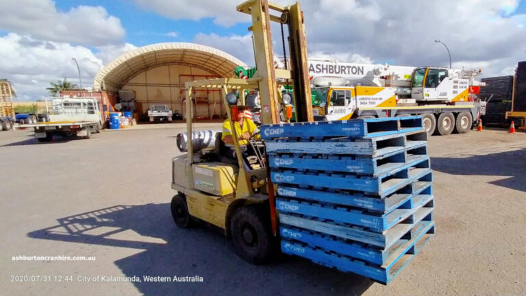 Logistics company Perth forklift