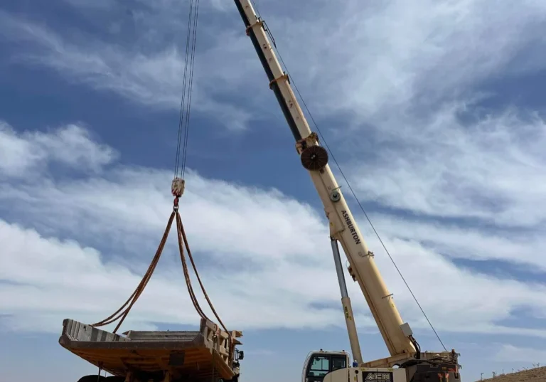 Komatsu dump truck tray changeout